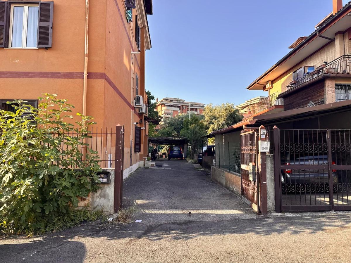 Gemelli-San Pietro-Trastevere-Casa Con Posto Auto — Photos 3